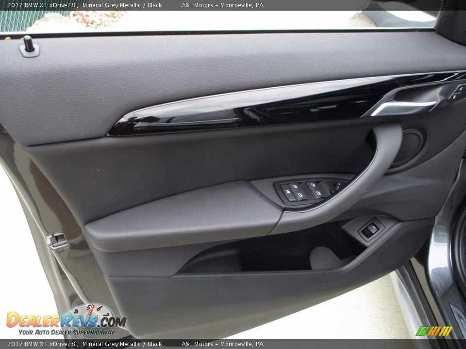 2017 BMW X1 xDrive28i Mineral Grey Metallic / Black Photo #9
