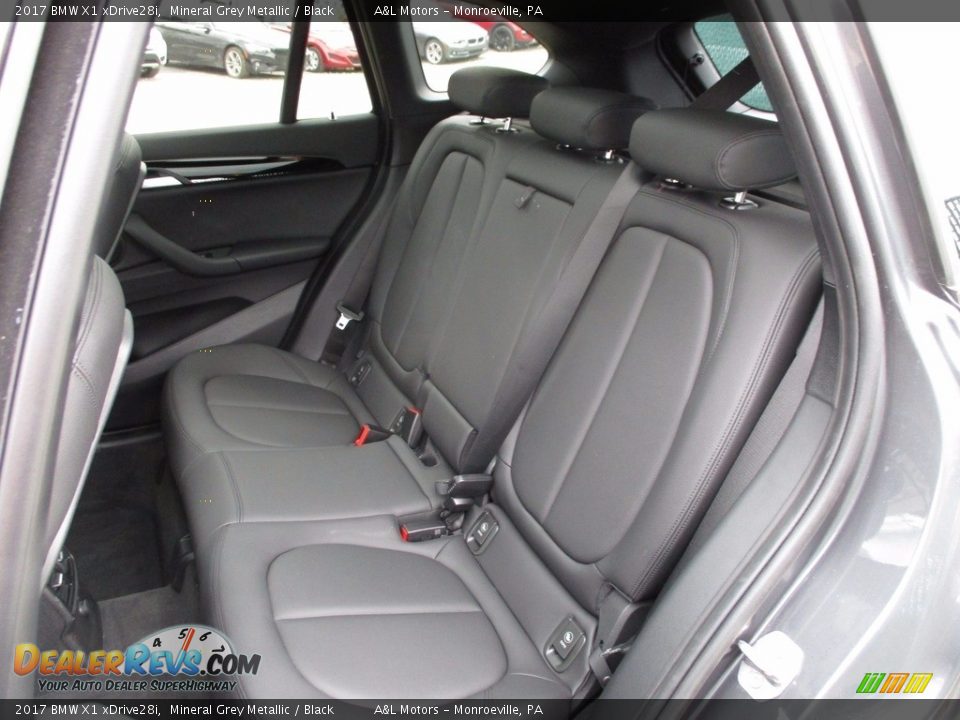 2017 BMW X1 xDrive28i Mineral Grey Metallic / Black Photo #13