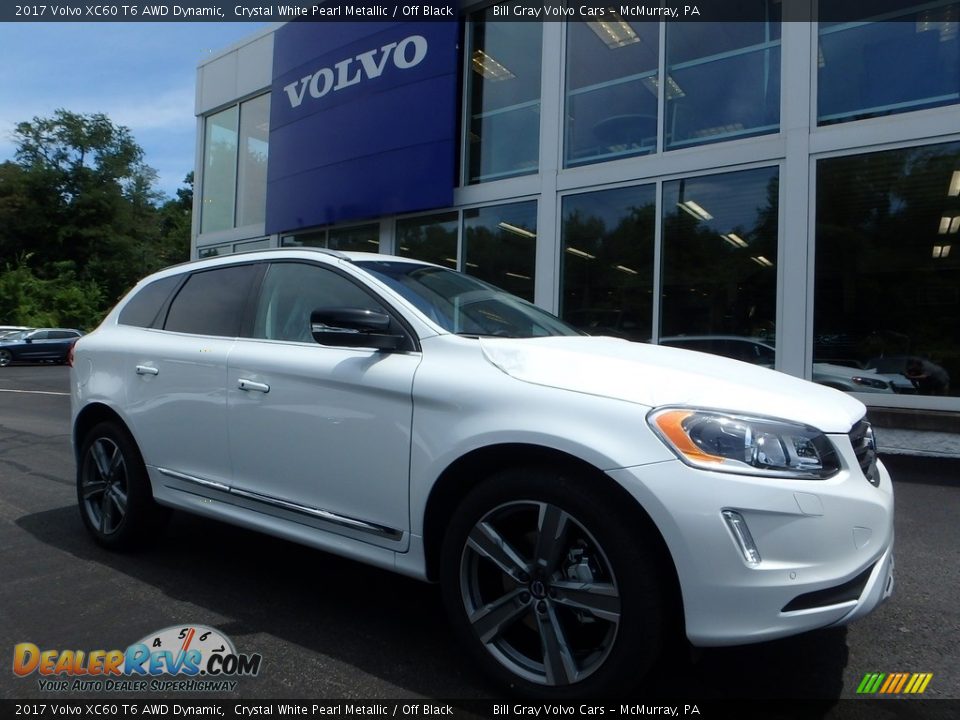 Front 3/4 View of 2017 Volvo XC60 T6 AWD Dynamic Photo #1