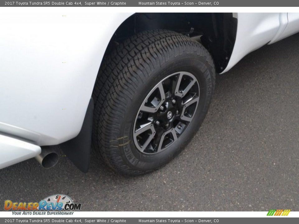 2017 Toyota Tundra SR5 Double Cab 4x4 Super White / Graphite Photo #9