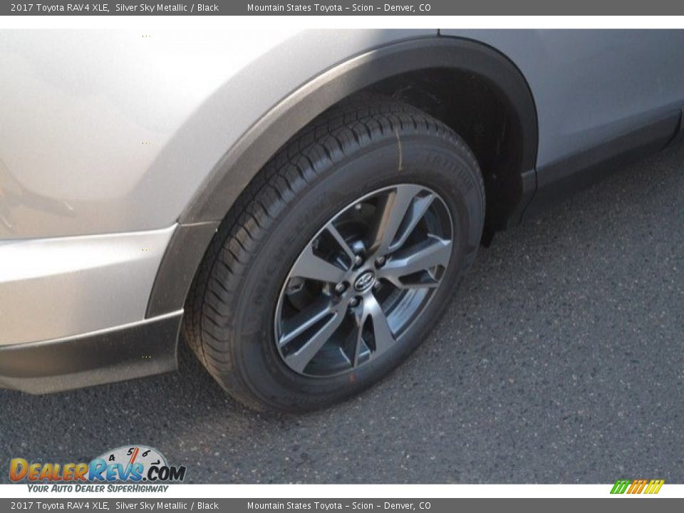 2017 Toyota RAV4 XLE Silver Sky Metallic / Black Photo #9