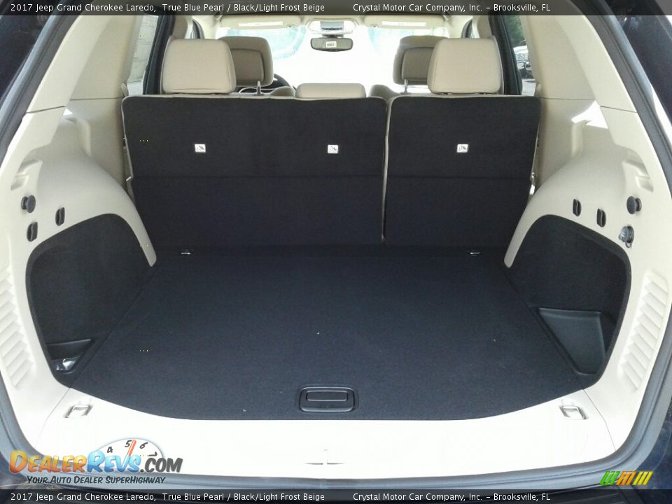 2017 Jeep Grand Cherokee Laredo True Blue Pearl / Black/Light Frost Beige Photo #19