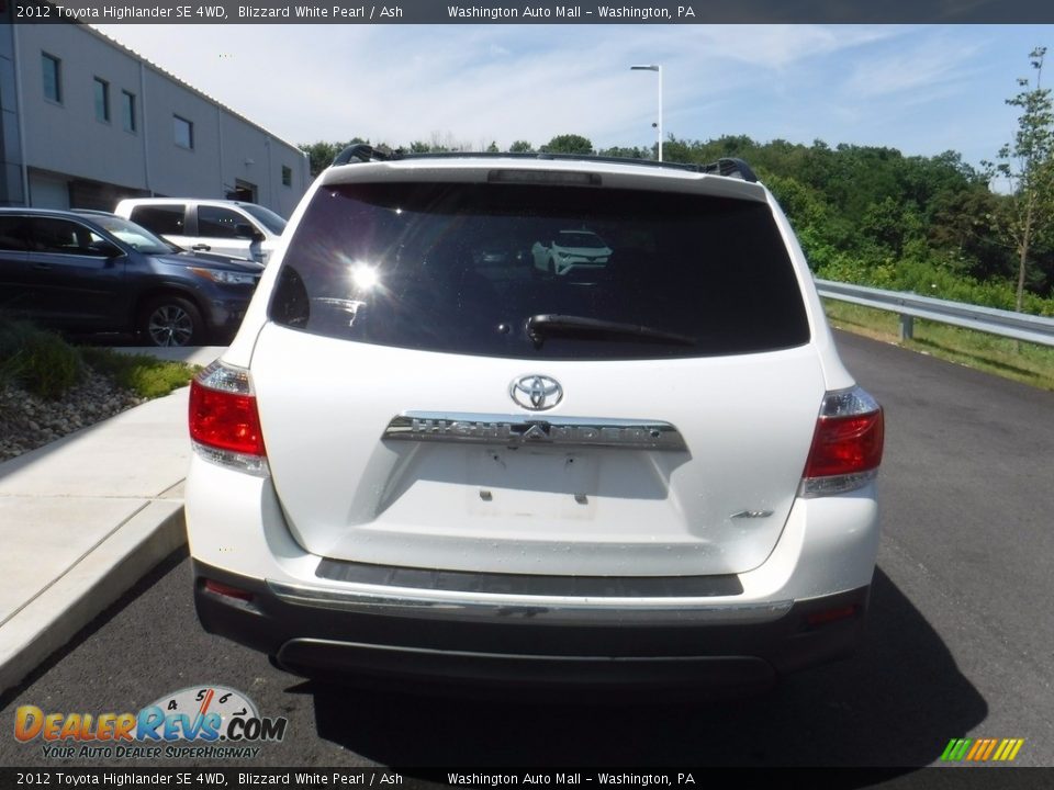 2012 Toyota Highlander SE 4WD Blizzard White Pearl / Ash Photo #9
