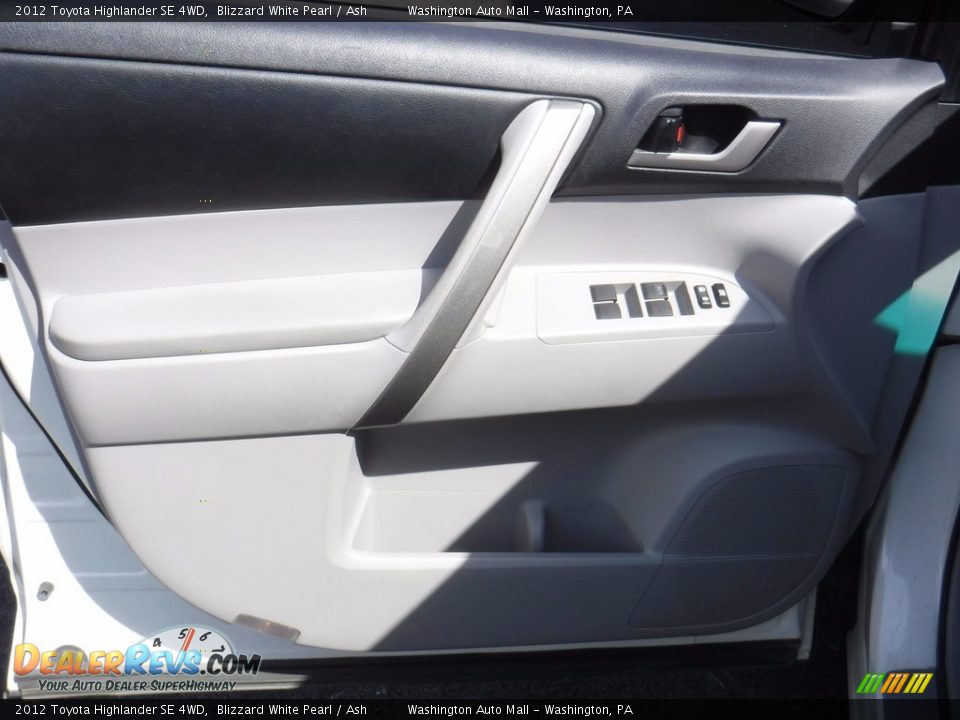 2012 Toyota Highlander SE 4WD Blizzard White Pearl / Ash Photo #14