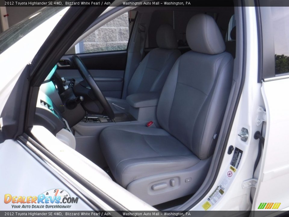 2012 Toyota Highlander SE 4WD Blizzard White Pearl / Ash Photo #16