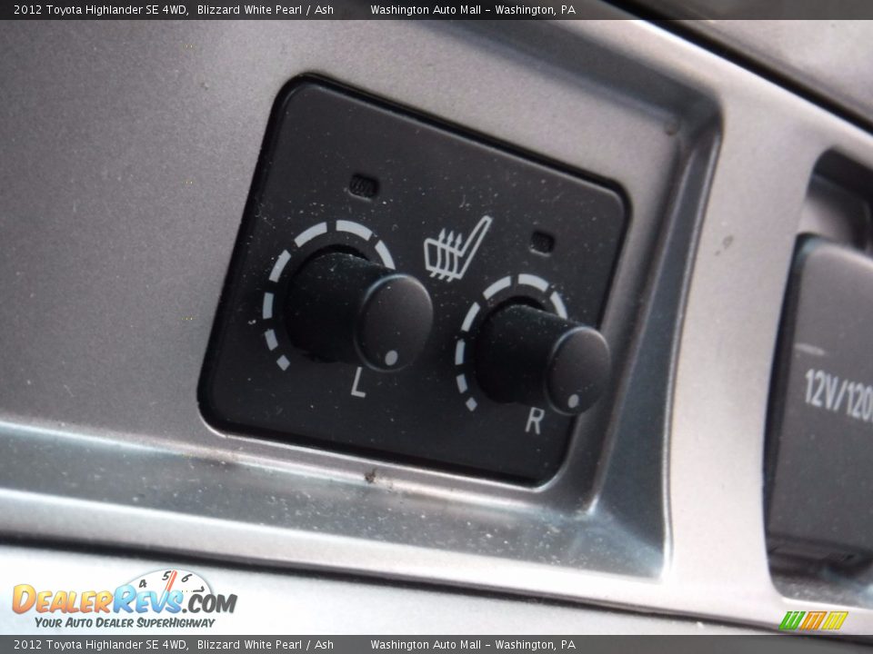 2012 Toyota Highlander SE 4WD Blizzard White Pearl / Ash Photo #22