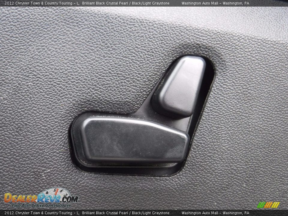 2012 Chrysler Town & Country Touring - L Brilliant Black Crystal Pearl / Black/Light Graystone Photo #14