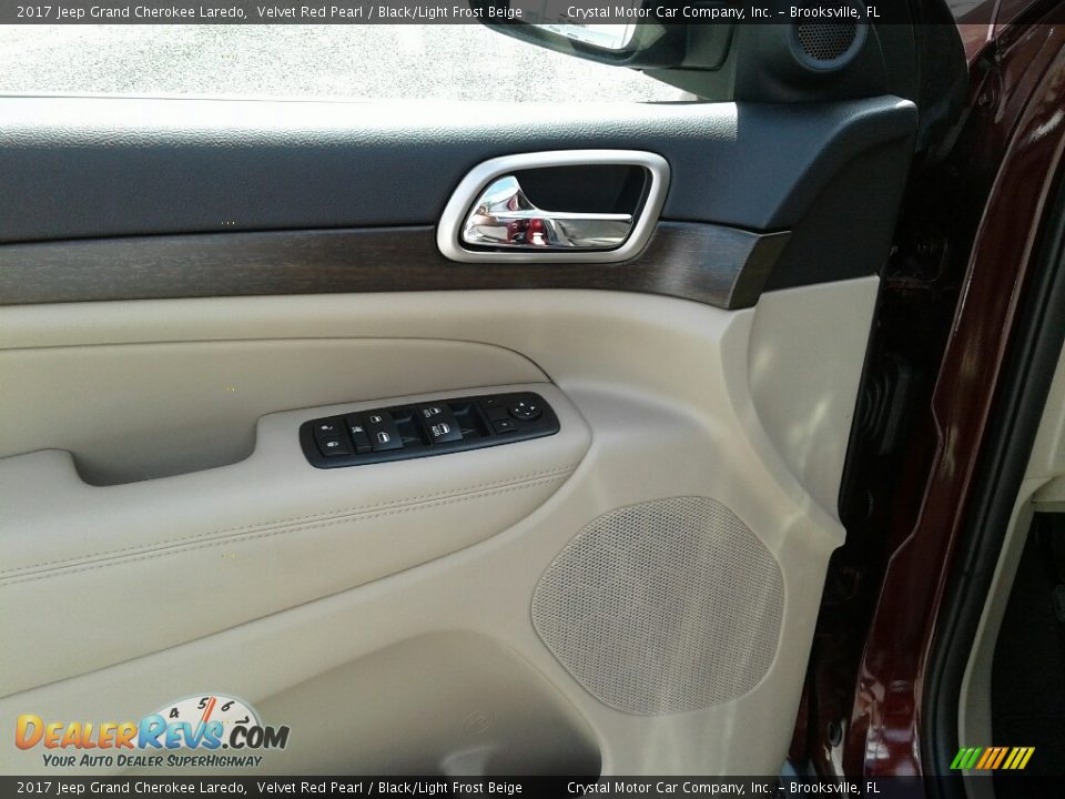 2017 Jeep Grand Cherokee Laredo Velvet Red Pearl / Black/Light Frost Beige Photo #17