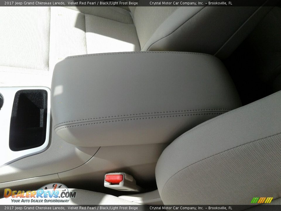 2017 Jeep Grand Cherokee Laredo Velvet Red Pearl / Black/Light Frost Beige Photo #18
