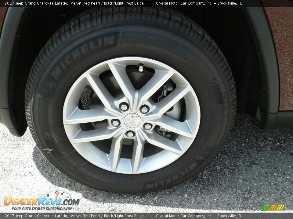 2017 Jeep Grand Cherokee Laredo Velvet Red Pearl / Black/Light Frost Beige Photo #20