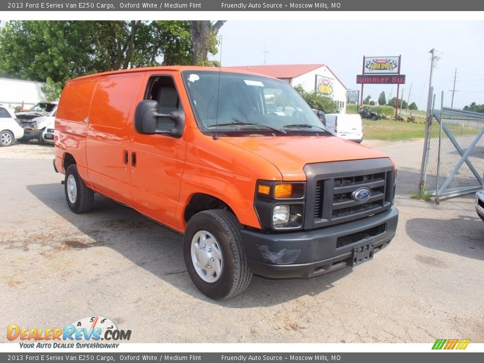 2013 Ford E Series Van E250 Cargo Oxford White / Medium Flint Photo #3