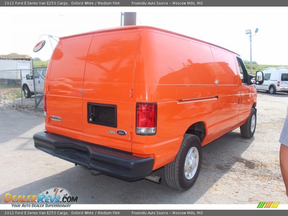 2013 Ford E Series Van E250 Cargo Oxford White / Medium Flint Photo #4