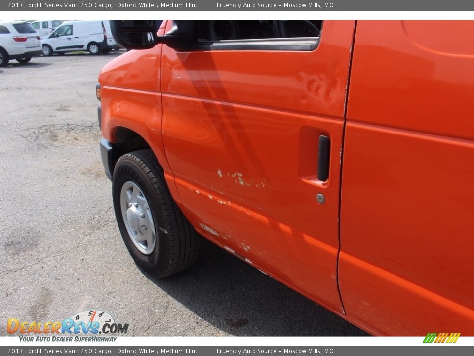 2013 Ford E Series Van E250 Cargo Oxford White / Medium Flint Photo #5