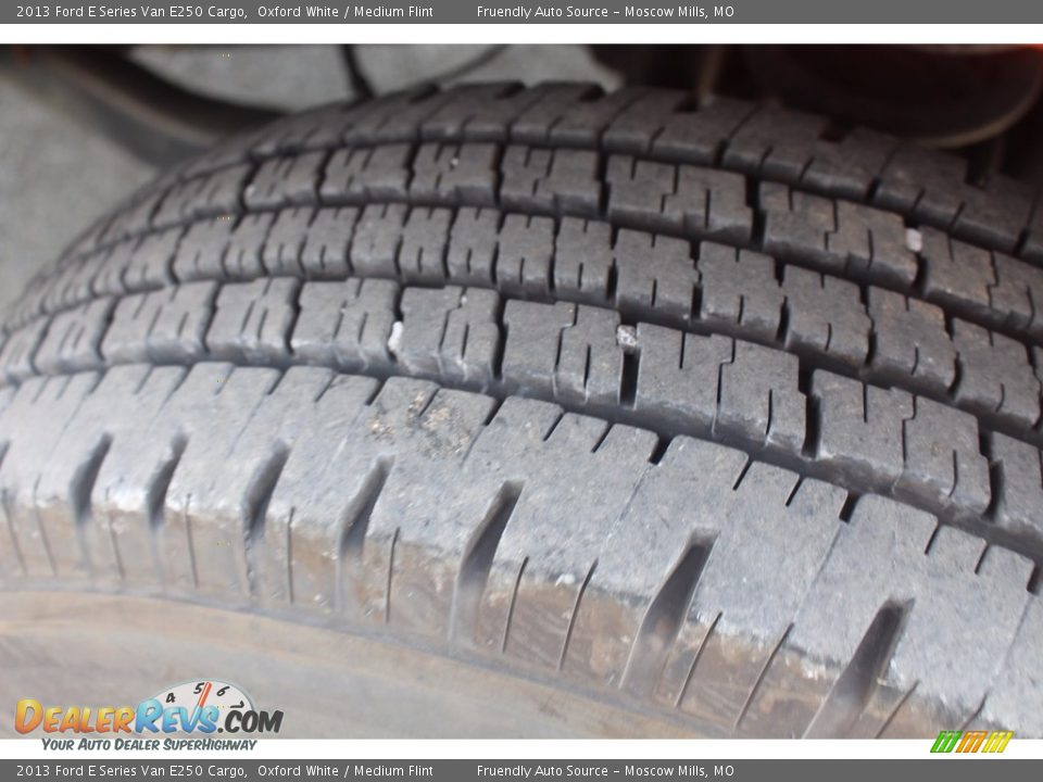 2013 Ford E Series Van E250 Cargo Oxford White / Medium Flint Photo #17