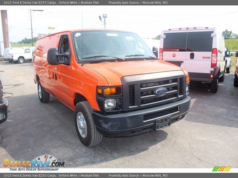 2013 Ford E Series Van E250 Cargo Oxford White / Medium Flint Photo #32
