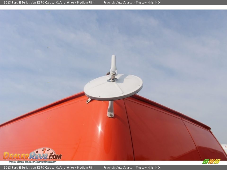2013 Ford E Series Van E250 Cargo Oxford White / Medium Flint Photo #34