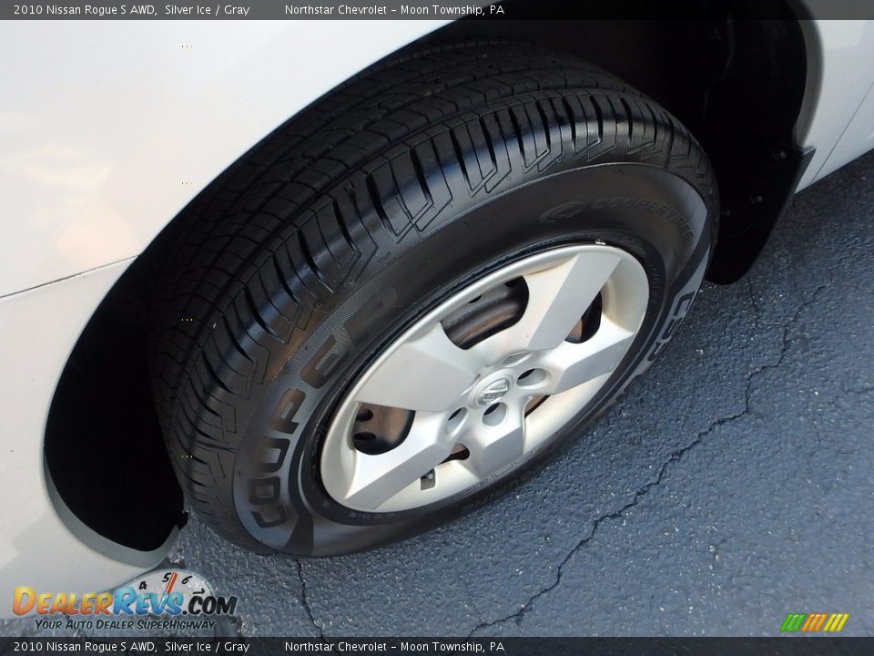 2010 Nissan Rogue S AWD Silver Ice / Gray Photo #7
