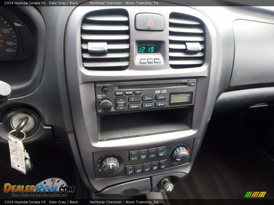 2004 Hyundai Sonata V6 Slate Gray / Black Photo #13