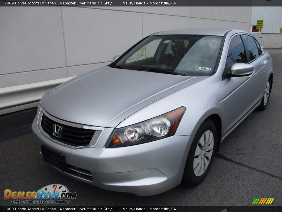 Front 3/4 View of 2009 Honda Accord LX Sedan Photo #8
