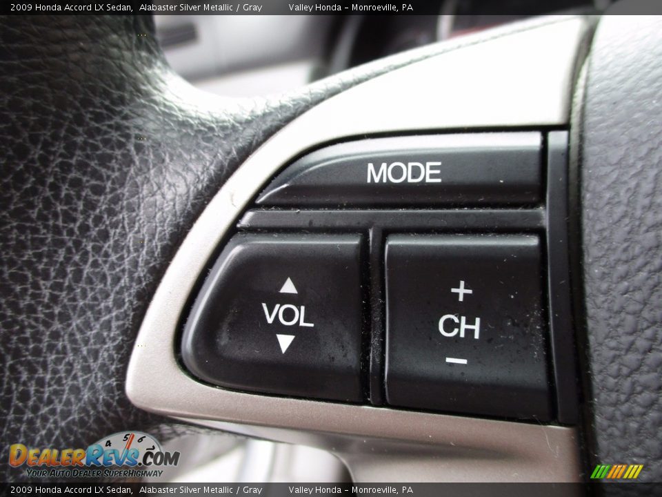 2009 Honda Accord LX Sedan Alabaster Silver Metallic / Gray Photo #17