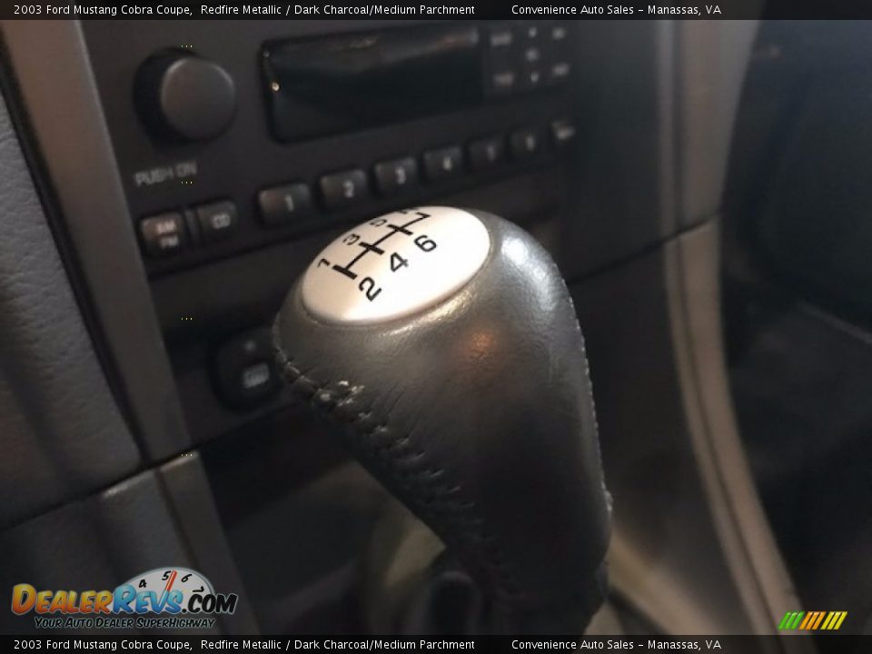 2003 Ford Mustang Cobra Coupe Shifter Photo #17