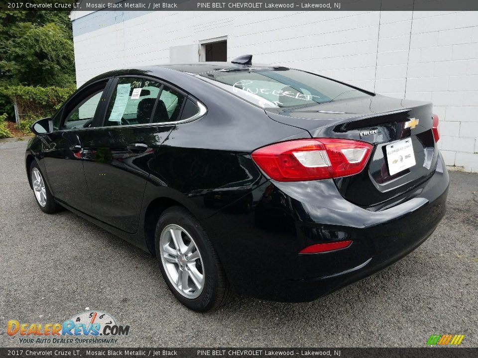 2017 Chevrolet Cruze LT Mosaic Black Metallic / Jet Black Photo #2