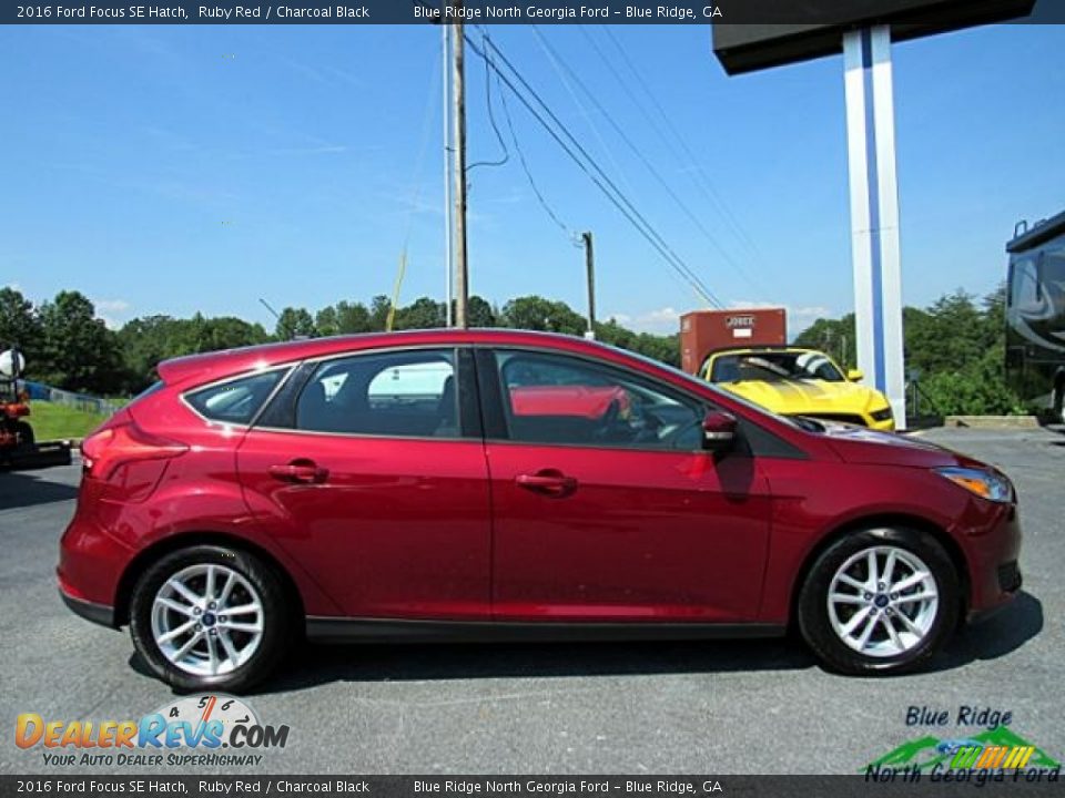 2016 Ford Focus SE Hatch Ruby Red / Charcoal Black Photo #6