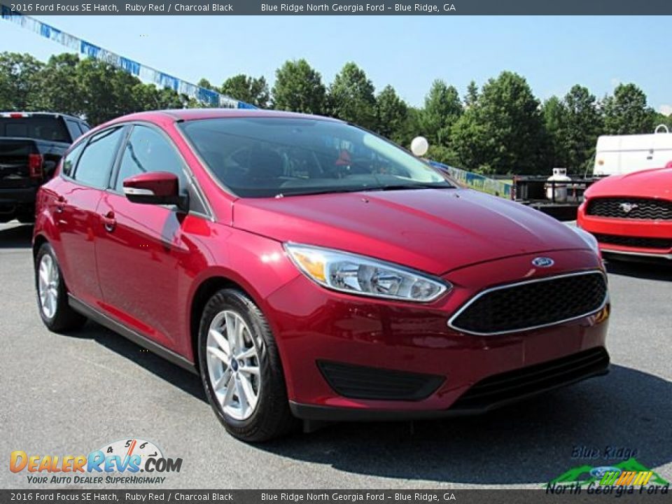 2016 Ford Focus SE Hatch Ruby Red / Charcoal Black Photo #7