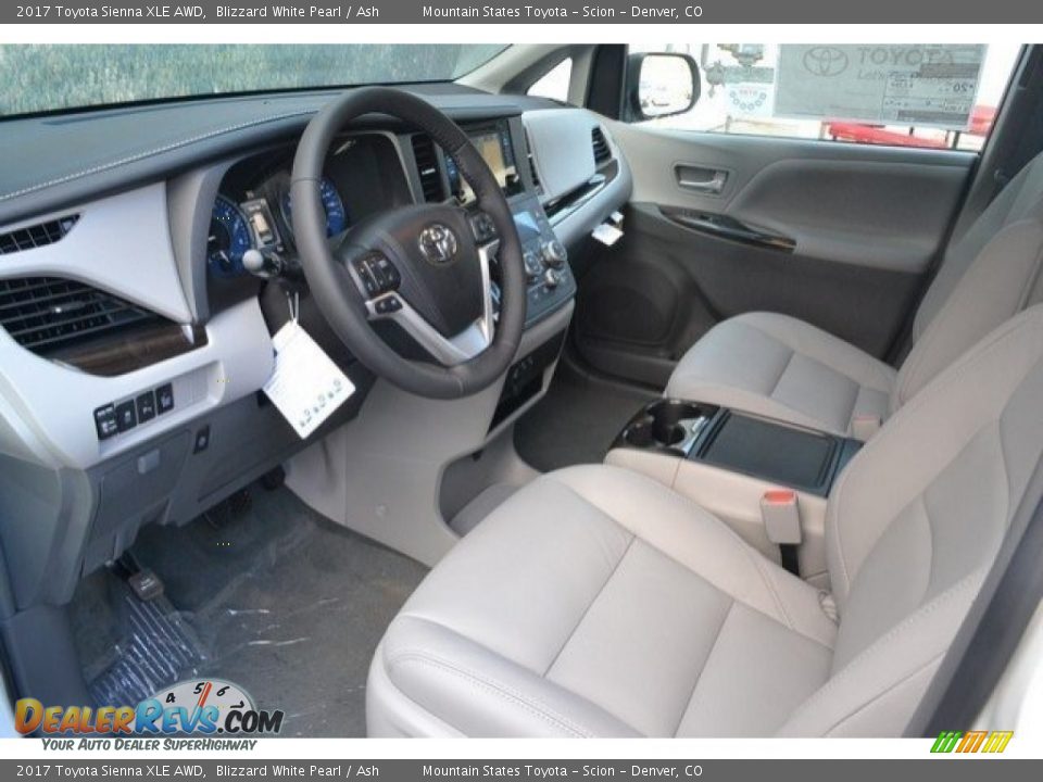 2017 Toyota Sienna XLE AWD Blizzard White Pearl / Ash Photo #5