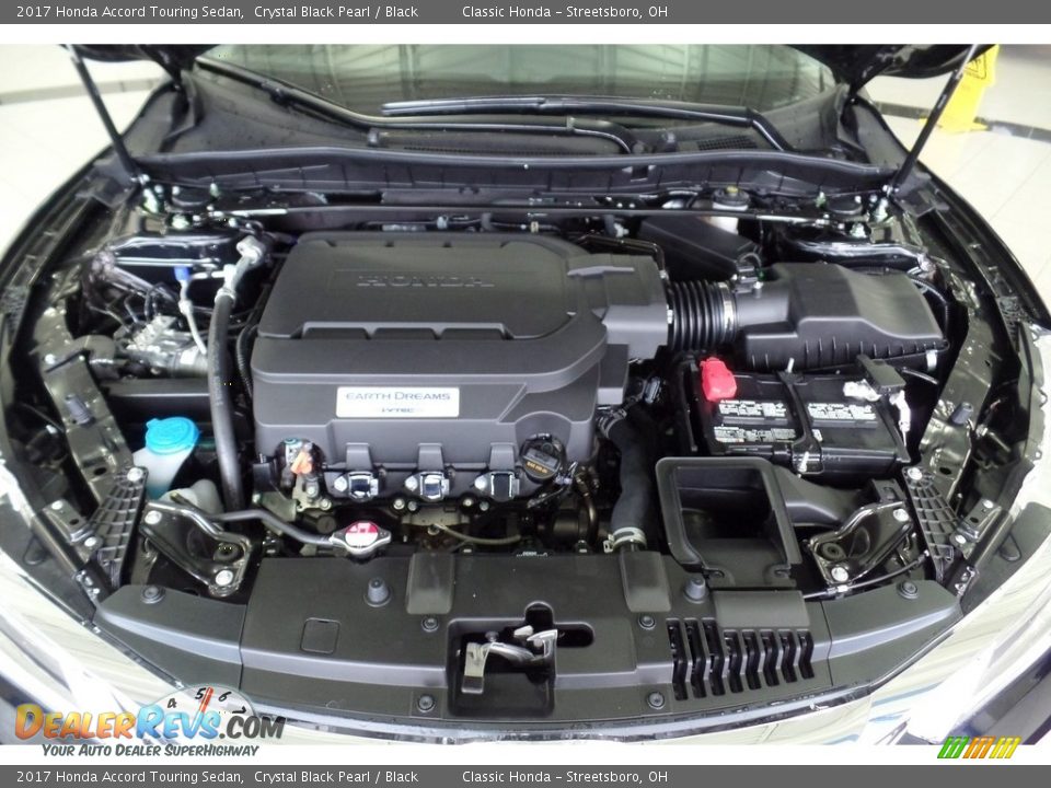 2017 Honda Accord Touring Sedan Crystal Black Pearl / Black Photo #16