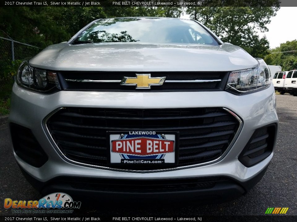 2017 Chevrolet Trax LS Silver Ice Metallic / Jet Black Photo #2