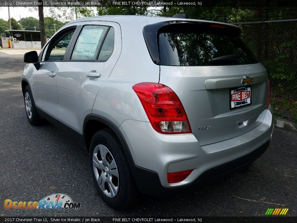2017 Chevrolet Trax LS Silver Ice Metallic / Jet Black Photo #4