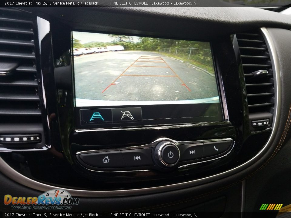 2017 Chevrolet Trax LS Silver Ice Metallic / Jet Black Photo #9