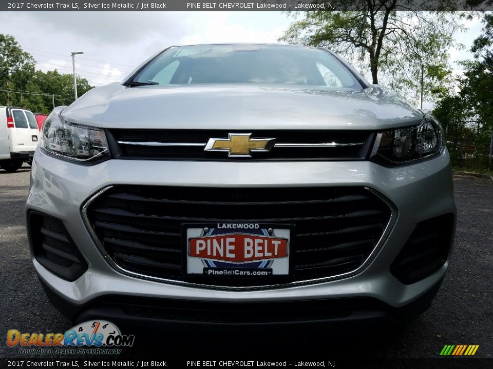 2017 Chevrolet Trax LS Silver Ice Metallic / Jet Black Photo #2