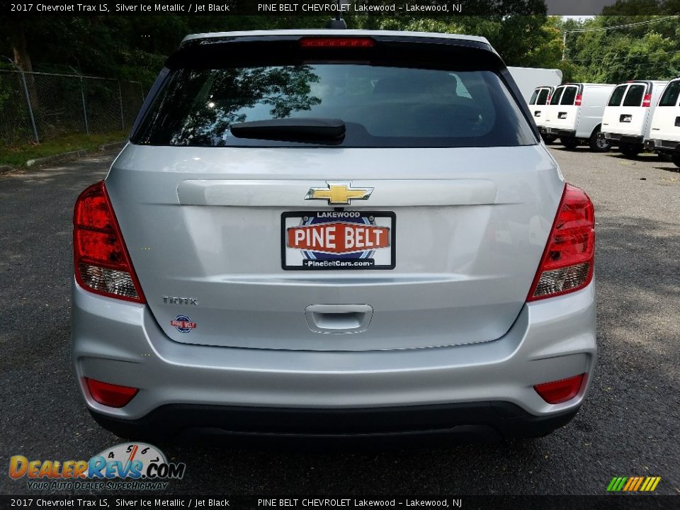 2017 Chevrolet Trax LS Silver Ice Metallic / Jet Black Photo #5