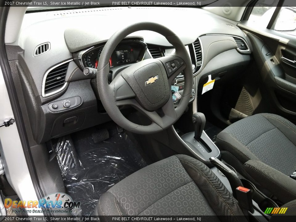 2017 Chevrolet Trax LS Silver Ice Metallic / Jet Black Photo #7