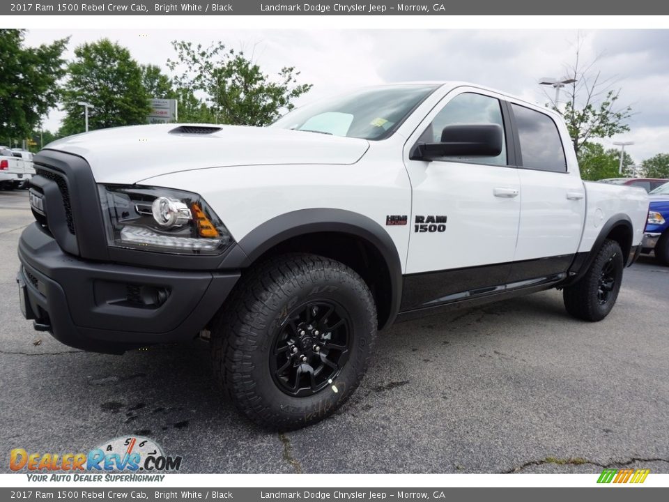 Front 3/4 View of 2017 Ram 1500 Rebel Crew Cab Photo #1