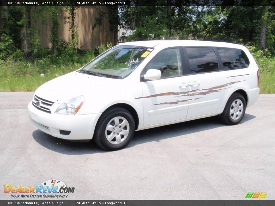 2006 Kia Sedona LX White / Beige Photo #1