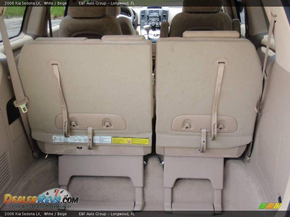 2006 Kia Sedona LX White / Beige Photo #8