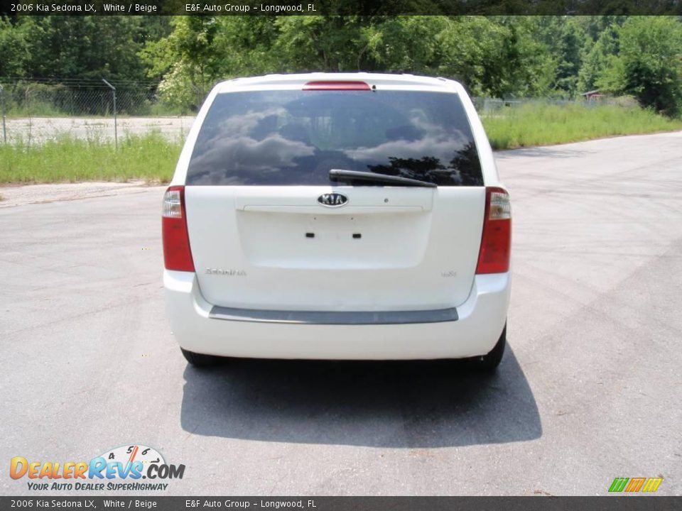2006 Kia Sedona LX White / Beige Photo #15