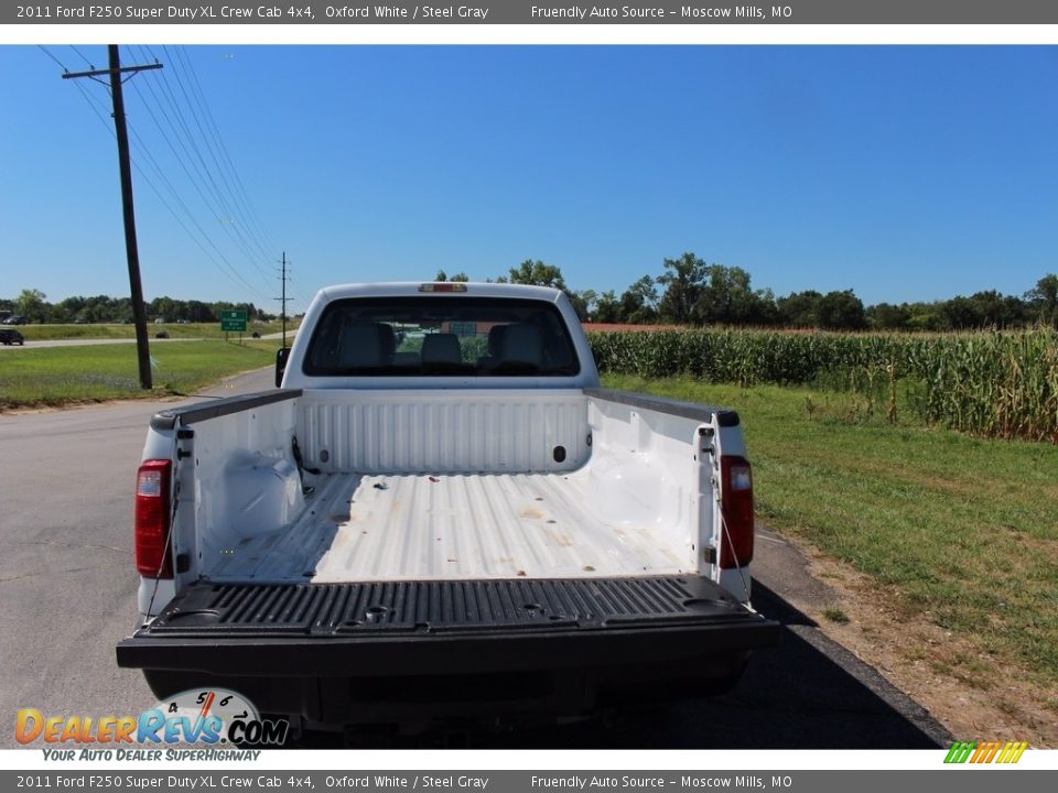 2011 Ford F250 Super Duty XL Crew Cab 4x4 Oxford White / Steel Gray Photo #3
