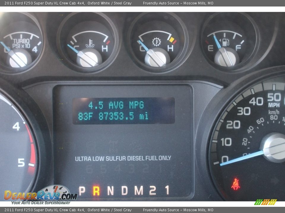 2011 Ford F250 Super Duty XL Crew Cab 4x4 Oxford White / Steel Gray Photo #4