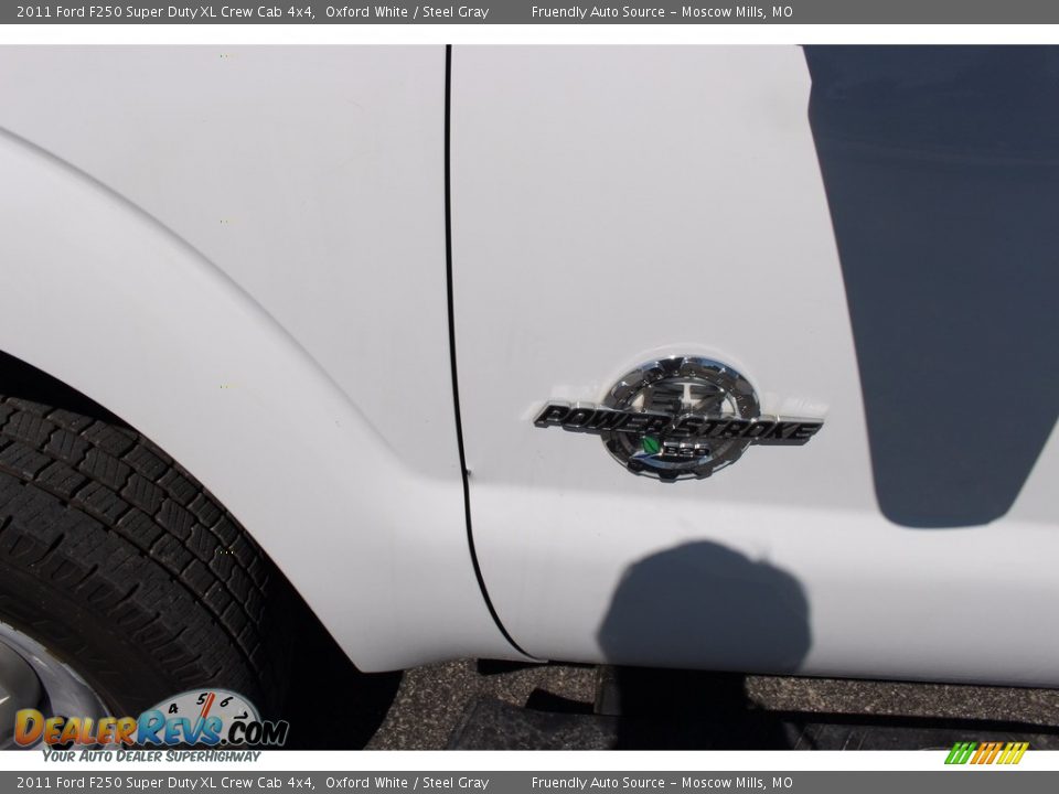 2011 Ford F250 Super Duty XL Crew Cab 4x4 Oxford White / Steel Gray Photo #5