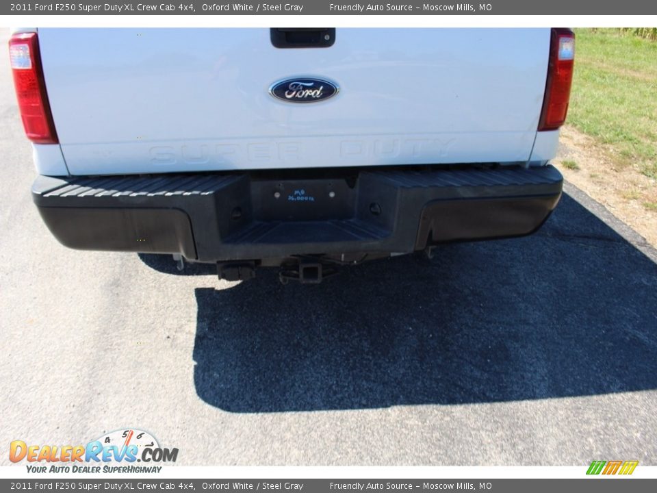 2011 Ford F250 Super Duty XL Crew Cab 4x4 Oxford White / Steel Gray Photo #10
