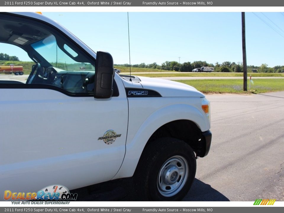 2011 Ford F250 Super Duty XL Crew Cab 4x4 Oxford White / Steel Gray Photo #13