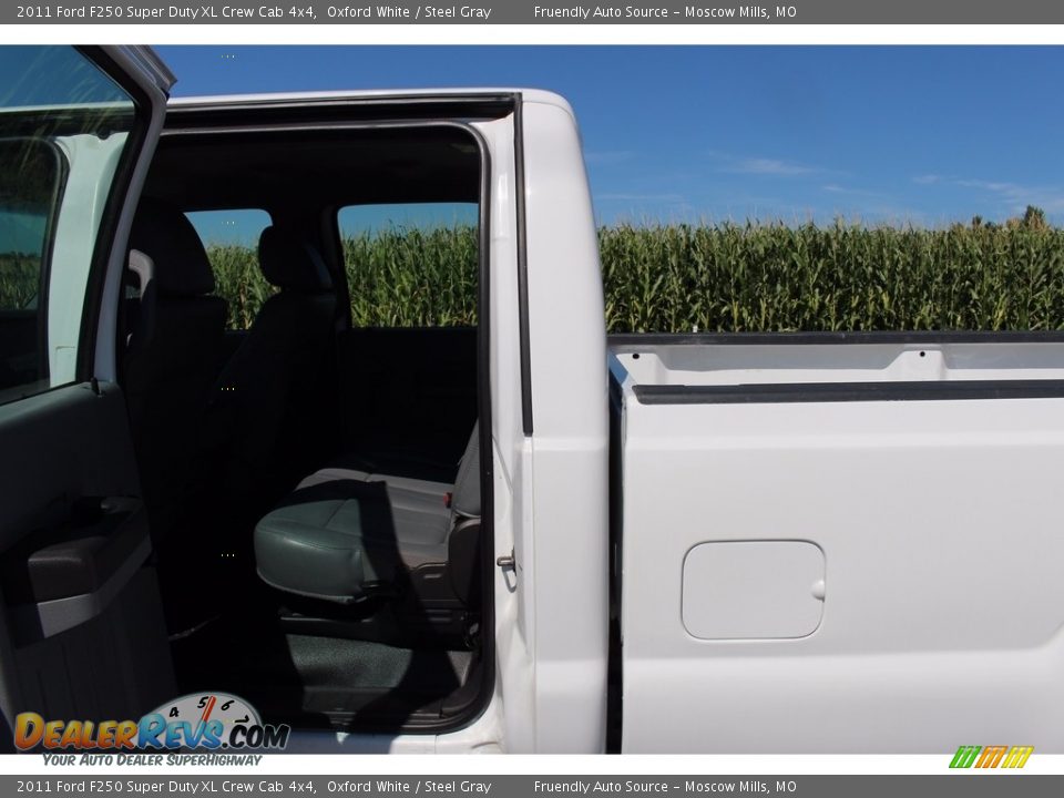 2011 Ford F250 Super Duty XL Crew Cab 4x4 Oxford White / Steel Gray Photo #23