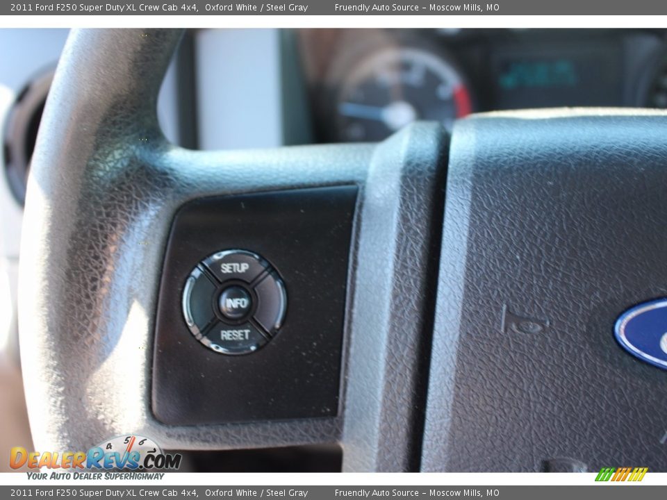 2011 Ford F250 Super Duty XL Crew Cab 4x4 Oxford White / Steel Gray Photo #24