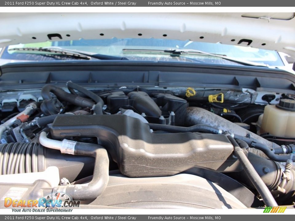 2011 Ford F250 Super Duty XL Crew Cab 4x4 Oxford White / Steel Gray Photo #28