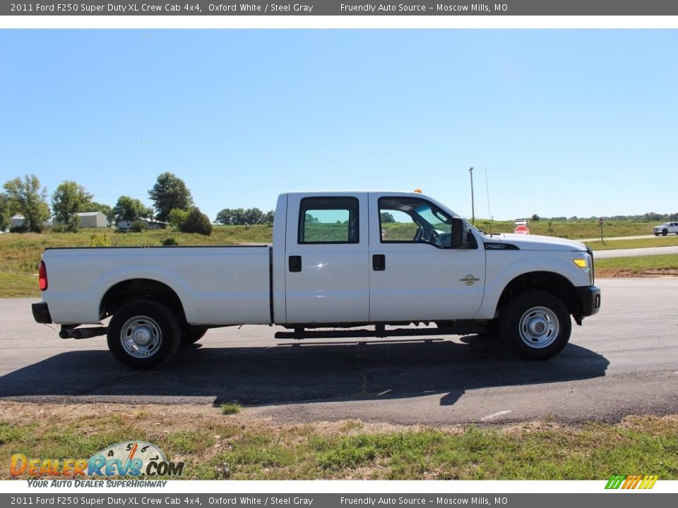 2011 Ford F250 Super Duty XL Crew Cab 4x4 Oxford White / Steel Gray Photo #30