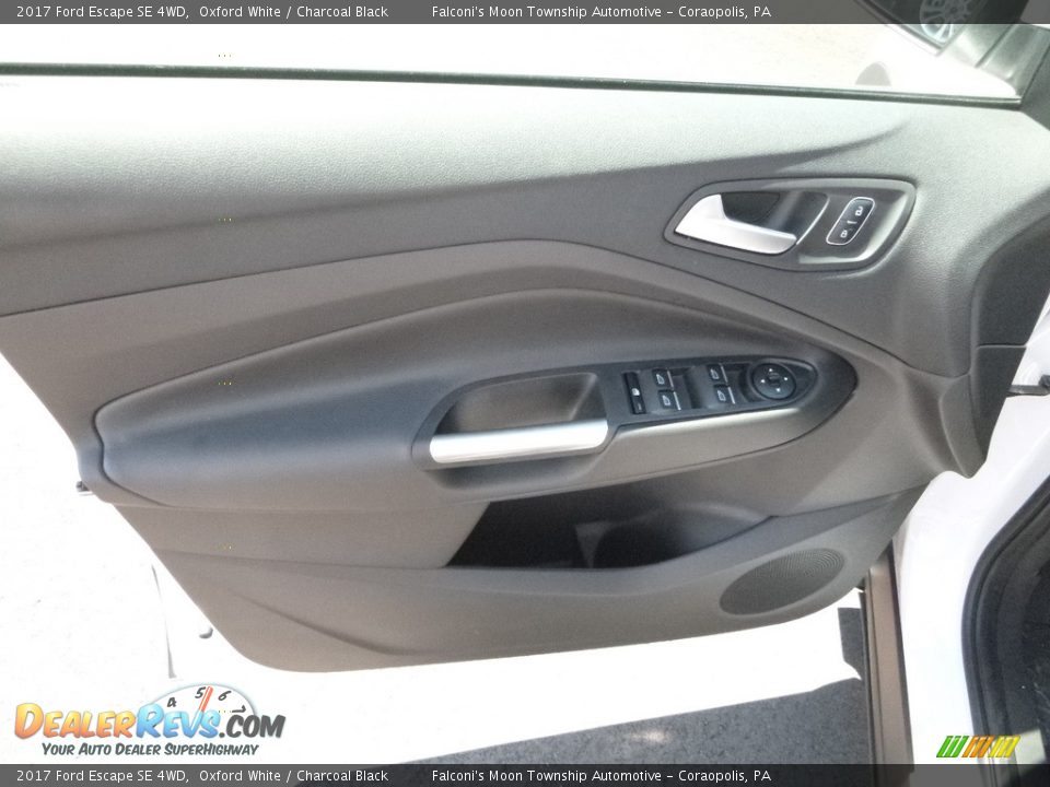 2017 Ford Escape SE 4WD Oxford White / Charcoal Black Photo #10